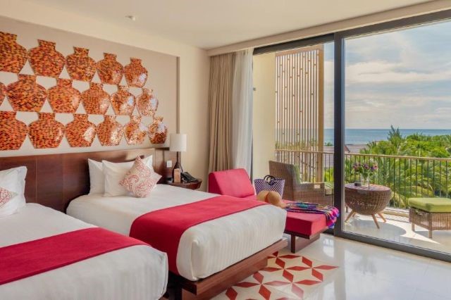 Phòng Deluxe Twin Sea View